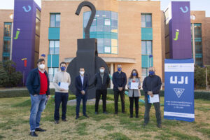El Aula Zschimmer & Schwarz premia a dos estudiantes de la Universitat Jaume I y sus tutores por sus trabajos de final de grado y de máster